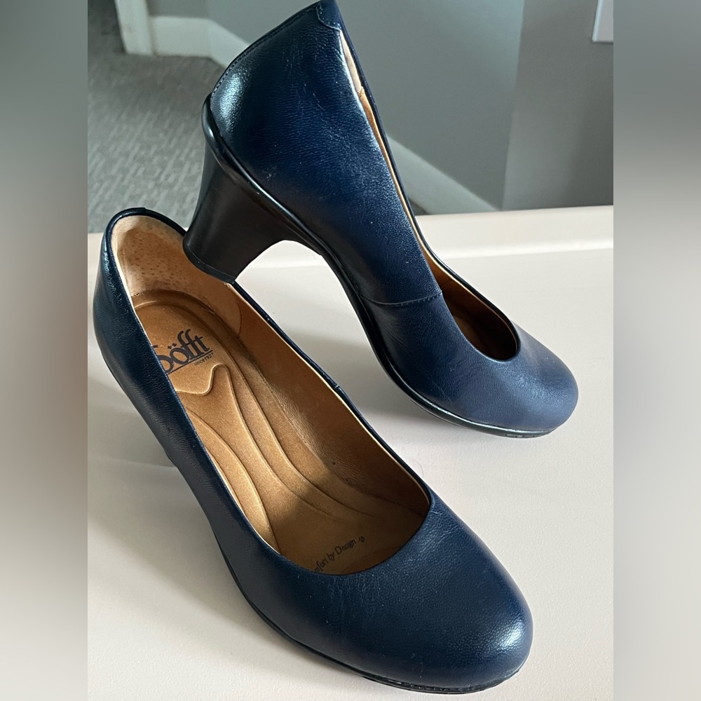 Sofft Lana Women’s 2.5” Heel Size: 8.5 Color: Sky Navy